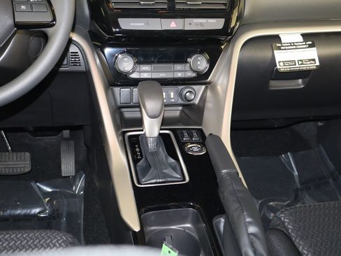 New 2026 Mitsubishi Eclipse Cross LE image 13