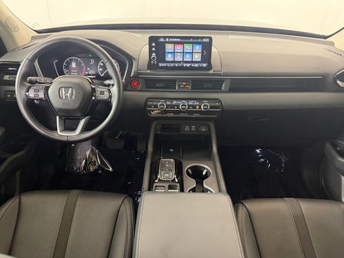 Used 2025 Honda Pilot Touring image 28