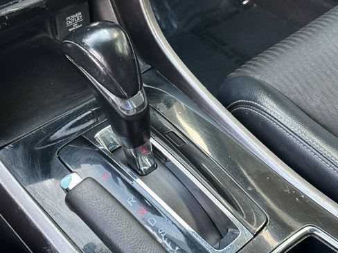 Used 2016 Honda Accord Sport image 18