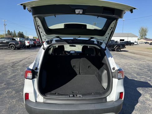 Used 2022 Ford Escape SE image 43