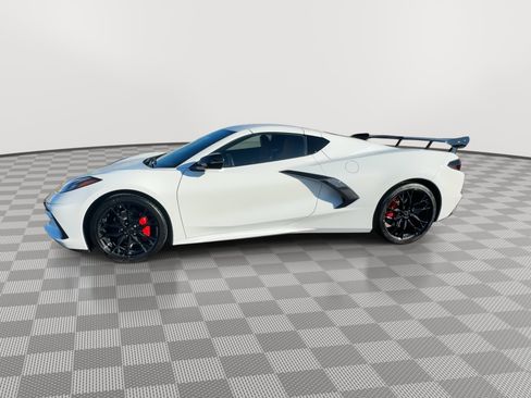 Used 2025 Chevrolet Corvette Stingray Coupe w/ 1LT image 5