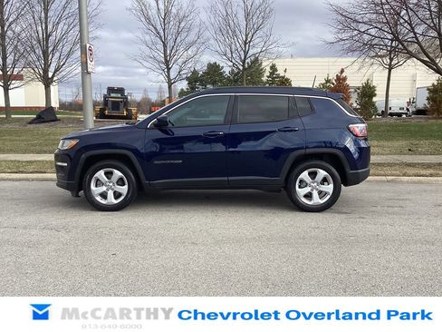 Used 2019 Jeep Compass Latitude w/ Popular Equipment Group FWD image 8