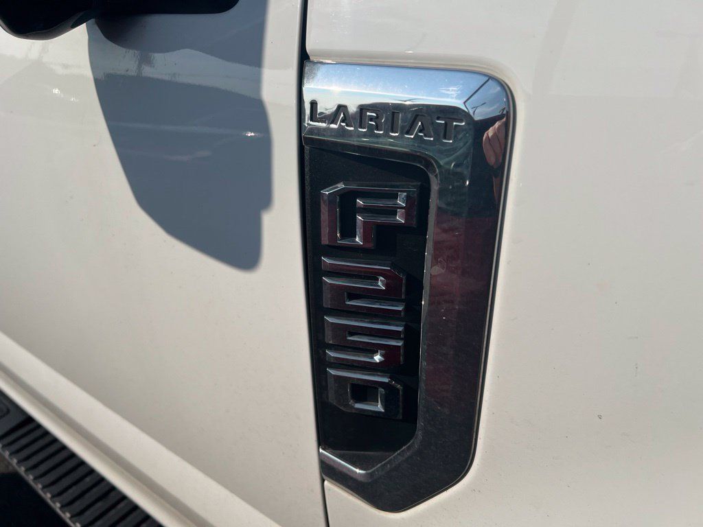 Used 2022 Ford F250 Lariat w/ Lariat Ultimate Package AWD/4WD image 5