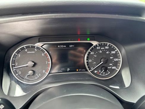 Used 2024 Nissan Rogue SV AWD/4WD image 11