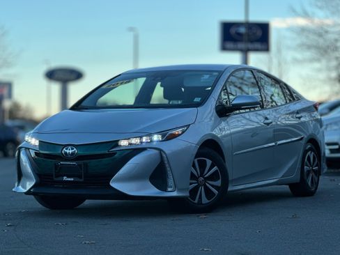 Used 2018 Toyota Prius Prime Plus image 1