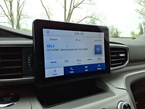 Used 2023 Ford Explorer XLT w/ Equipment Group 202A AWD/4WD image 18