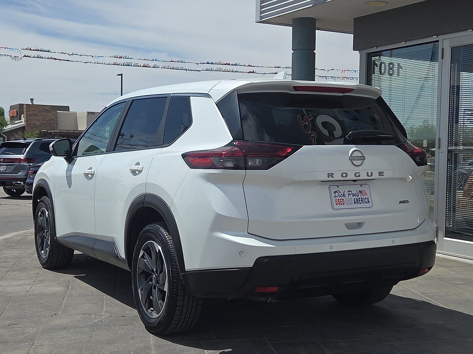 Used 2025 Nissan Rogue SV AWD/4WD image 4