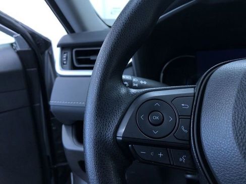 Used 2025 Toyota RAV4 XLE image 25