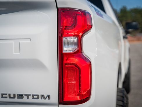 Used 2019 Chevrolet Silverado 1500 Custom Trail Boss image 14