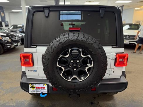 Used 2023 Jeep Wrangler Unlimited Rubicon 4xe w/ Cold Weather Group AWD/4WD image 8