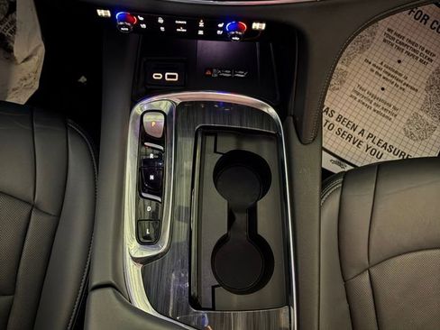 Used 2024 Buick Enclave Premium image 33