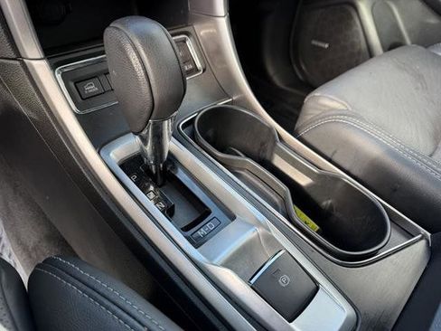 Used 2022 Subaru Ascent Limited image 29