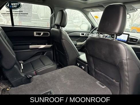 Used 2022 Ford Explorer XLT w/ Equipment Group 202A image 11