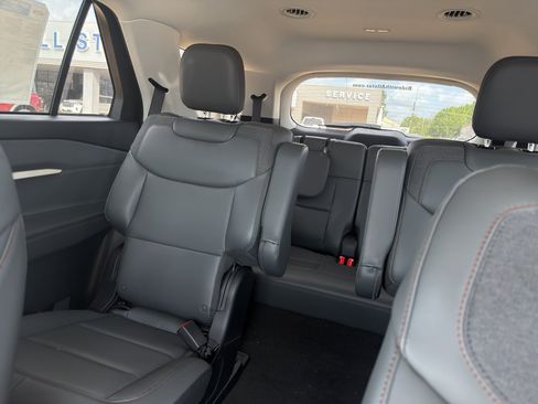 New 2026 Ford Explorer Active w/ Active Comfort Package RWD image 36