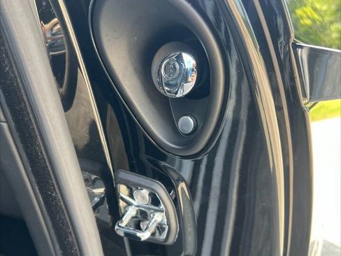 Used 2016 Rolls-Royce Wraith RWD image 14