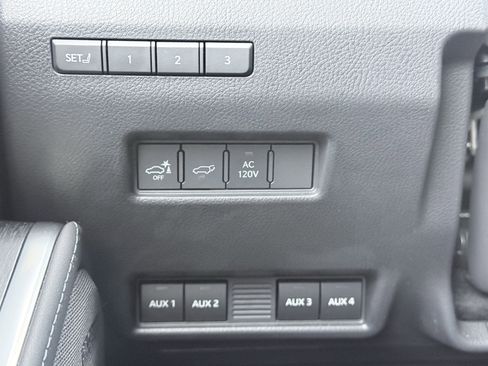 Used 2025 Lexus GX 550 image 80