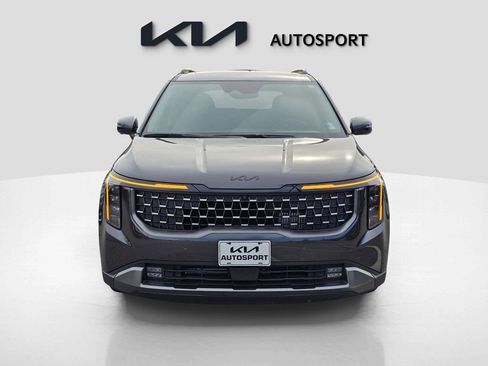 Certified 2026 Kia Carnival SX w/ SX Dark Edition Package image 2