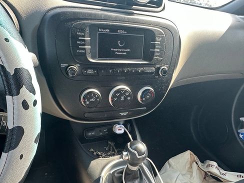 Used 2017 Kia Soul FWD image 10
