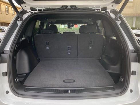 New 2025 Jeep Grand Cherokee Laredo w/ Luxury Tech Group I image 10