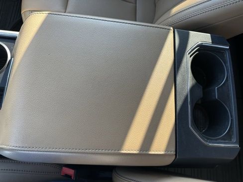 Certified 2022 Ford F250 Lariat w/ Lariat Ultimate Package image 16