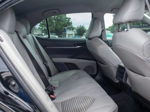 Used 2023 Toyota Camry SE FWD image 18
