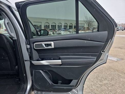 Used 2024 Ford Explorer XLT w/ Equipment Group 202A image 33