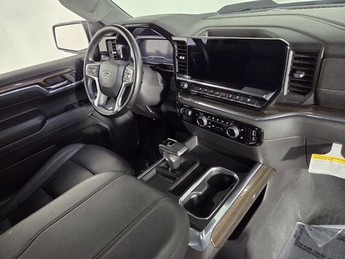 Used 2024 Chevrolet Silverado 1500 LT Trail Boss w/ LT Trail Boss Premium Package AWD/4WD image 34