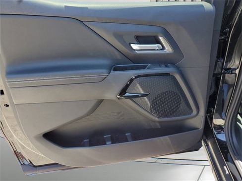 New 2025 Chevrolet Silverado EV LT image 8