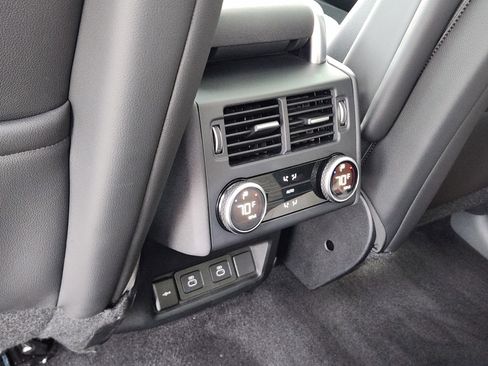 Certified 2025 Land Rover Discovery S image 34