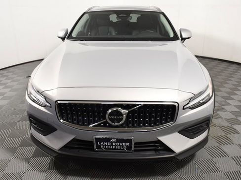 Used 2025 Volvo V60 B5 Cross Country Plus AWD/4WD image 10
