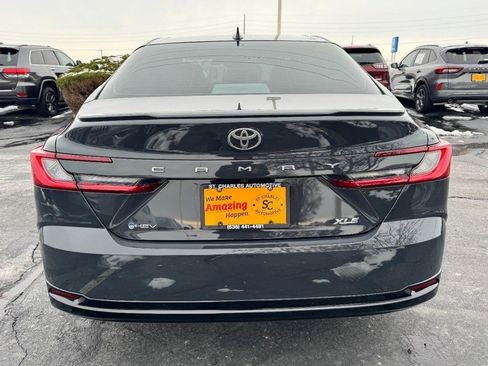 Used 2025 Toyota Camry XLE image 4