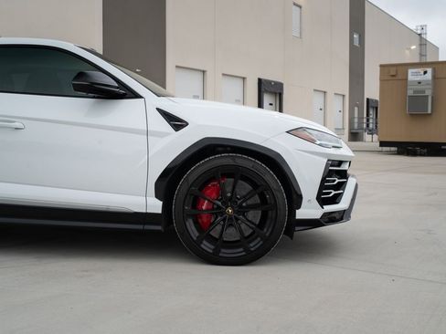 Used 2019 Lamborghini Urus image 9