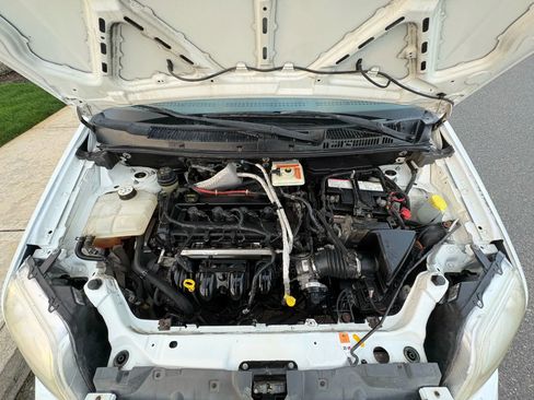 Used 2013 Ford Transit Connect XLT image 24