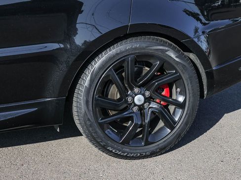 Used 2019 Land Rover Range Rover Sport SE AWD/4WD image 10