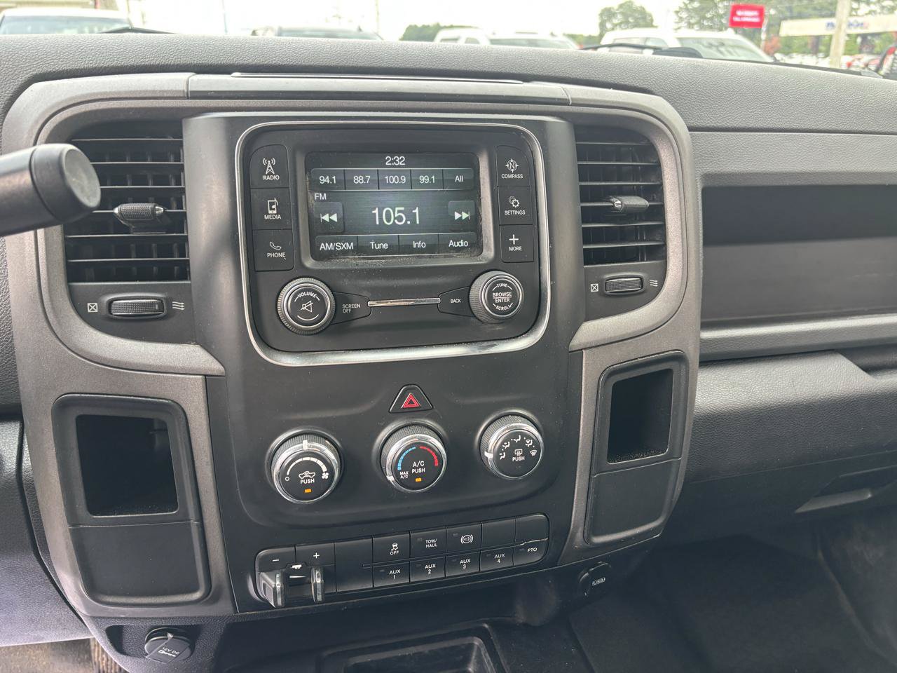 Used 2014 RAM 3500 Tradesman w/ Chrome Appearance Group AWD/4WD image 17