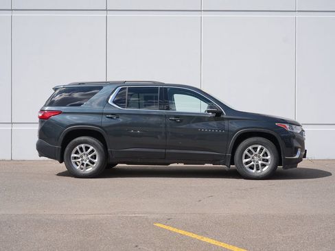 Used 2021 Chevrolet Traverse LT w/ LPO, Floor Liner Package AWD/4WD image 2