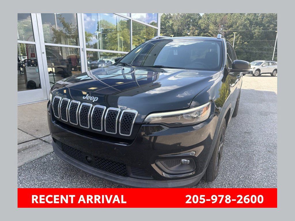 Used 2021 Jeep Cherokee Latitude Lux w/ Comfort/Convenience Group FWD image 1