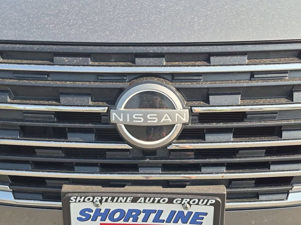 Used 2024 Nissan Rogue S AWD/4WD image 10