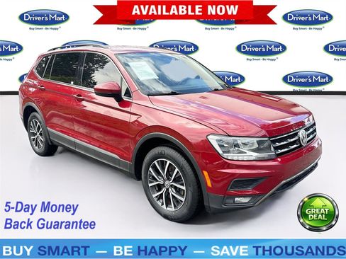 Used 2018 Volkswagen Tiguan SE w/ Front Fog Lights Package image 1