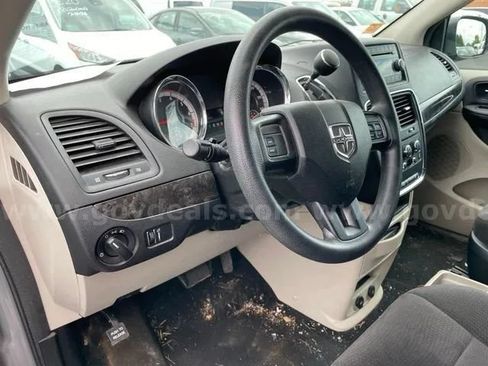 Used 2013 Dodge Grand Caravan SE FWD image 16