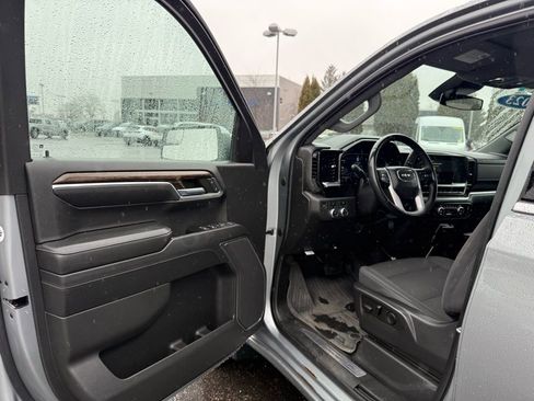 Used 2023 GMC Sierra 1500 SLE image 11