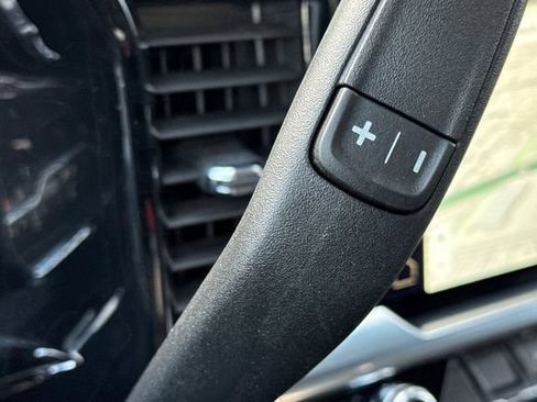 Used 2025 GMC Sierra 1500 SLT RWD image 40