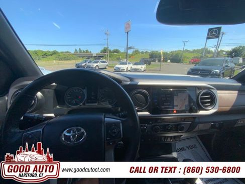Used 2017 Toyota Tacoma Limited w/ Tow Package AWD/4WD image 14
