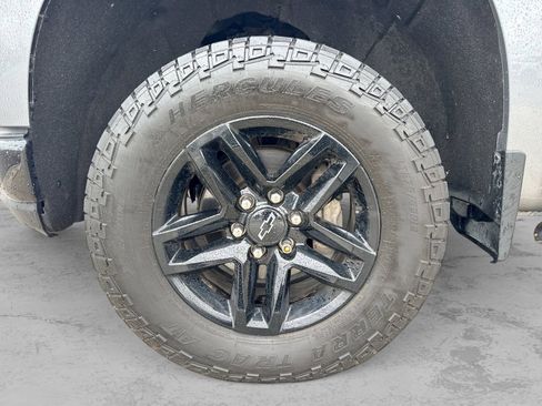 Used 2022 Chevrolet Silverado 1500 LT Trail Boss w/ Bed Protection Package AWD/4WD image 17