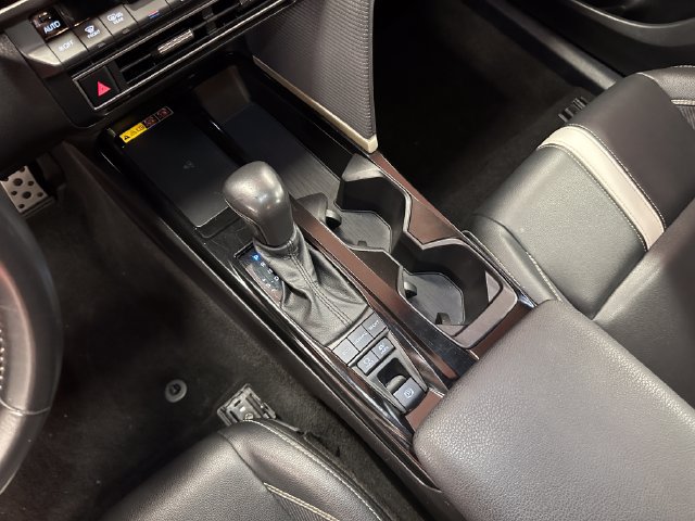 Certified 2025 Toyota Camry SE FWD image 24
