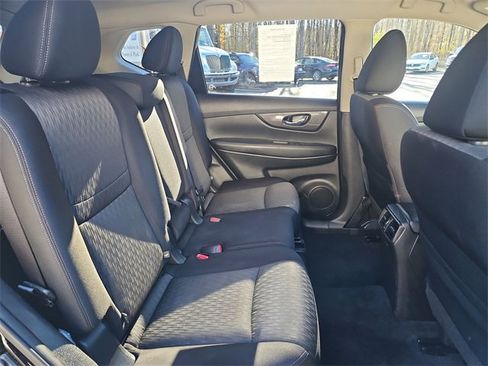 Used 2019 Nissan Rogue SV image 25