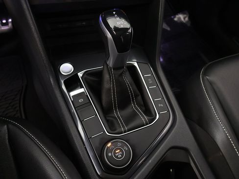 Used 2022 Volkswagen Tiguan SE R-Line image 50