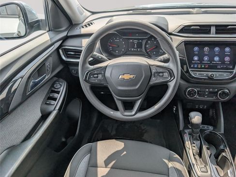 Used 2023 Chevrolet TrailBlazer LT w/ Convenience Package AWD/4WD image 17