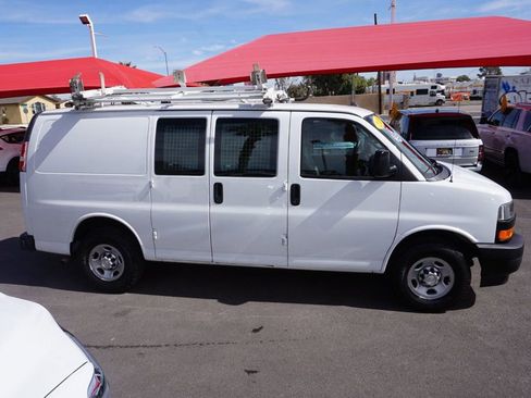 Used 2018 Chevrolet Express 2500 w/ Driver Convenience Package image 5