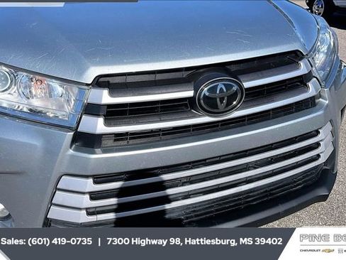 Used 2018 Toyota Highlander XLE image 22